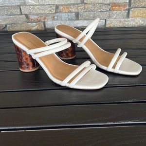 NEW/NO BOX LC LAUREN CONRAD SENCHA SANDALS w 2.76 INCH HEEL/OPEN TOE/SLIP ON